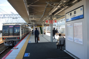 一日16000人の利用が見込まれる摩耶駅