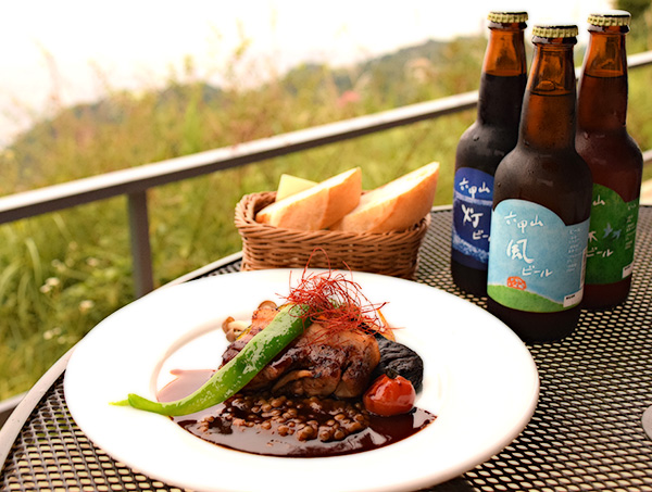 メイン料理と地ビール