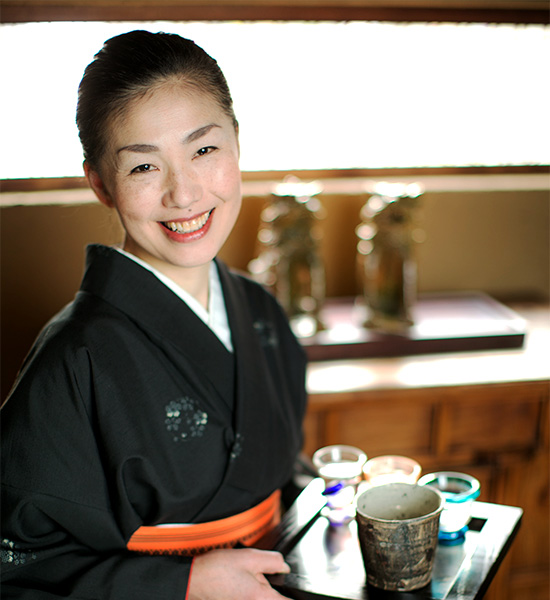 女将の岩橋しま子さん