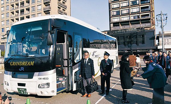 北陸道グラン昼特急